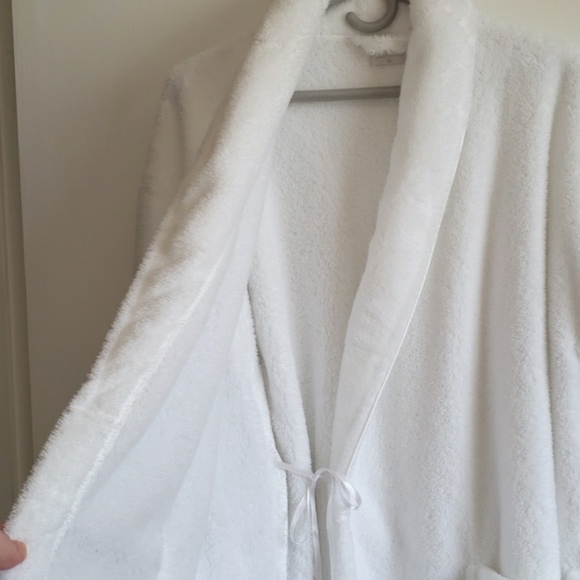 Cozy Soft white Robe M NWOT - Picture 4 of 8